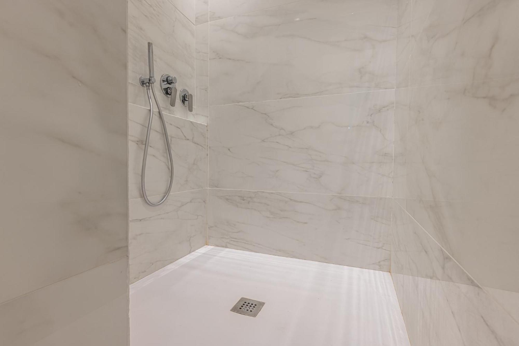 Sant'Andrea Charme Apartments มิลาน ภายนอก รูปภาพ