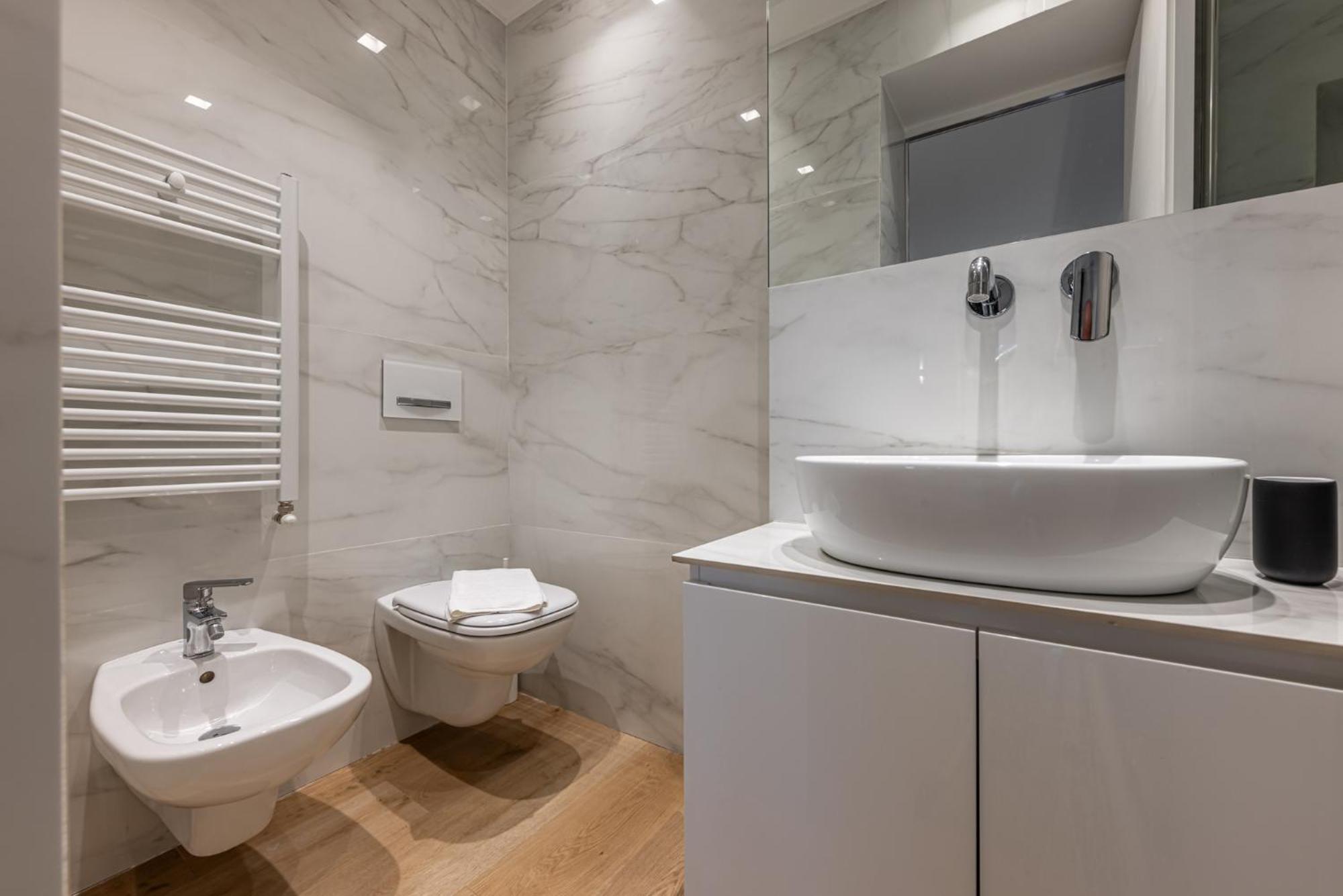 Sant'Andrea Charme Apartments มิลาน ภายนอก รูปภาพ
